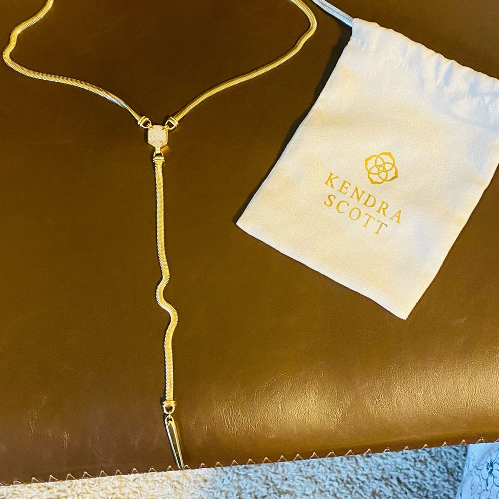 Kendra Scott necklace Authentic with bag.. wore once